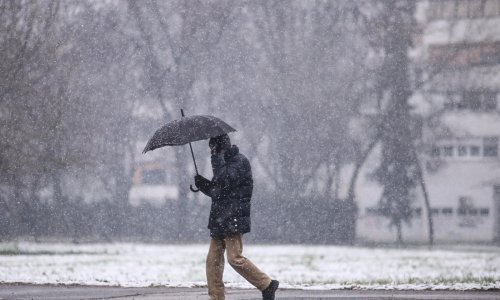 Danas i do 30 centimetara novog snijega, u Dalmaciji potop i olujno jugo