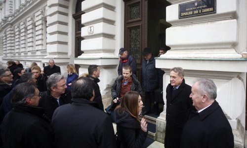 Zbog dojave o bombi koja je ispala lažna evakuiran i Božidar Kalmeta