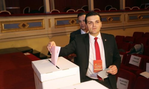 Vulin ostaje na čelu HDSSB-a, a za šou se pobrinuo HDZ-ov Anušić