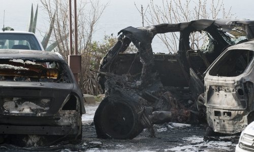 Kasno navečer u Zagrebu izgorio automobil, drugi zahvaćen vatrom