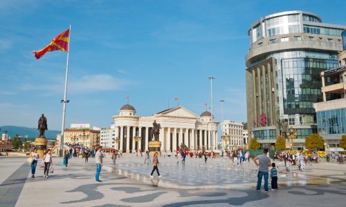 Makedonija pristala na grčke zahtjeve i promijenila ime skopskom aerodromu te autocesti