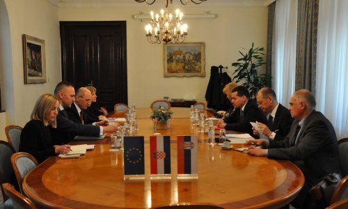 U pozadini svađe Hrvatske i Srbije skupina ljudi u tišini pregovara o ključnim sporovima