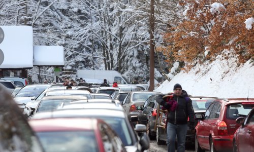 Policija zatvorila Sljemensku cestu za automobile