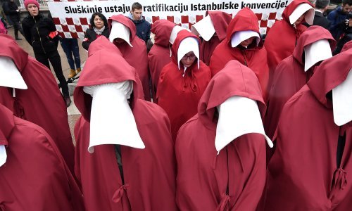 Sluškinje ustale za ratifikaciju Istanbulske konvencije