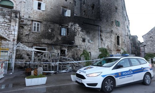 U poznatom šibenskom kafiću izbio požar, sumnja se da je podmetnut