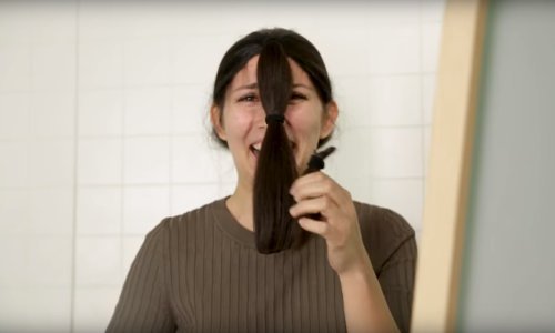 Pokušala se ošišati sama, prateći upute na internetu, a 30 minuta kasnije shvatila je da to baš i nije bila tako dobra ideja