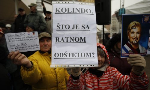 Božidar Alić prosvjednicima: Za dom!, oni odgovorili: Spremni!