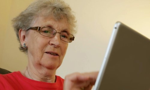 Tko najčešće dijeli lažne vijesti na Facebooku? Jedna skupina ljudi najranjivija je