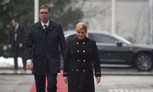 Kiseli osmijesi, nervozna Grabar Kitarović i smrknuti Vučić: U frižideru je bilo toplije...