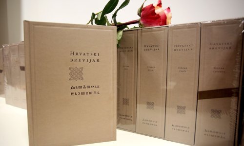 U Splitu predstavljena najveća knjiga na glagoljici 'Hrvatski Brevijar'