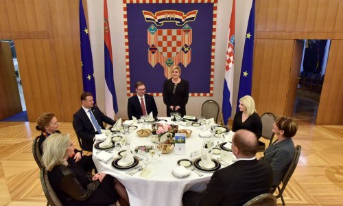 Predsjednica objasnila zašto joj je na rukavu pisalo 'hrabrost'