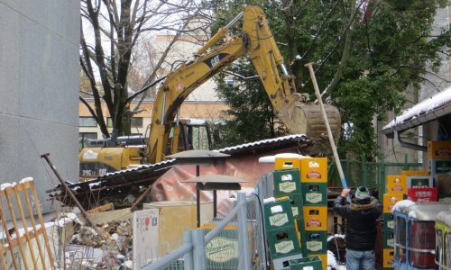 Četiri dana prije 50. rođendana započelo rušenje kultne zagrebačke Jabuke