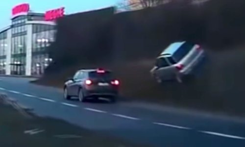 Vozač Subarua izbjegao nalijetanje BMW-a manevrom kao u akcijskom filmu