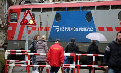 Vrkić pitao HŽ: Tko će odgovarati za nesreću ako vlakovi prolaze, a rampa se ne spušta?