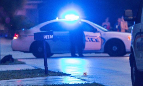 Trump napao policajca i poručio mu da je kukavica