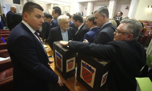 Ipak ništa od Povjerenstva za sukob interesa, zastupnici nisu izabrali predsjednicu