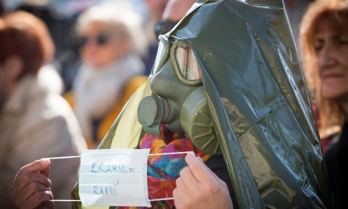 Oko tisuću građana prosvjedovalo na splitskoj Rivi: Nismo protiv sanacije, ali želimo transparentnost!