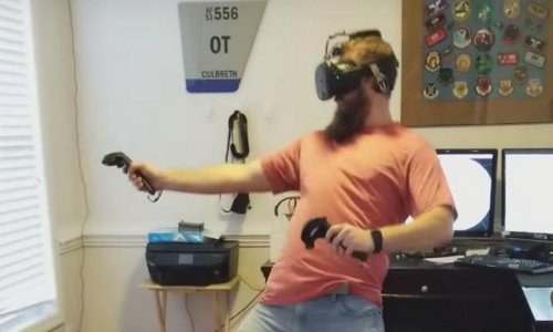 Igrač se malo previše uživio u virtualnu stvarnost