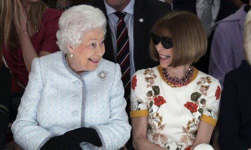 Anna Wintour ovim je potezom sve zaprepastila: Pa zar nema nimalo poštovanja prema kraljici?