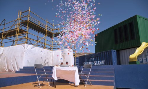 Usporena snimka balona ispunjenih vodom je fantastična