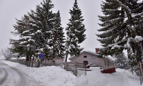 Snijeg nošen burom dolazi i na obalu dok će u unutrašnjosti podebljati pokrivač