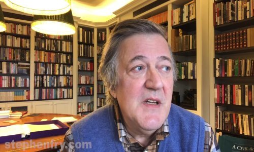 Slavni britanski komičar Stephen Fry operirao rak prostate