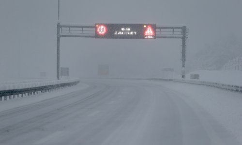 Nema slobodne ceste za kamione s prikolicom prema Dalmaciji i Rijeci, dijelovi autocesta zatvoreni