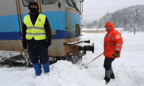HŽ se hvali čistom prugom; Sindikat: Očistili su dio pruge samo za novinare