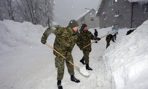Vojska i dalje na terenu: Čiste nanose, krče puteve do zabačenih mjesta