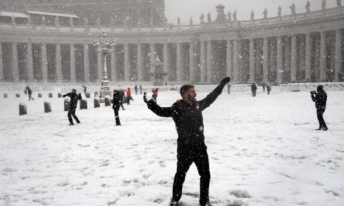Fronta 'Moskva-Pariz' smrzla i Europu: Pogledajte kako London i Rim izgledaju pod snijegom