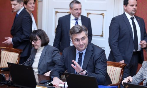 Vlada prelomila: Fabris Peruško novi povjerenik za Agrokor, Irena Weber zamjenica