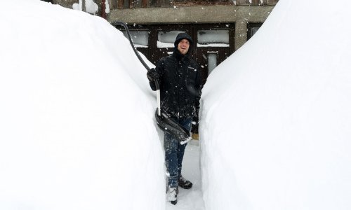 Pogledajte kako izgleda kad se na Delnice sruči rekordnih 182 cm snijega