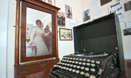 Obilazak stana i izložba za obljetnicu rođenja Marije Jurić Zagorke