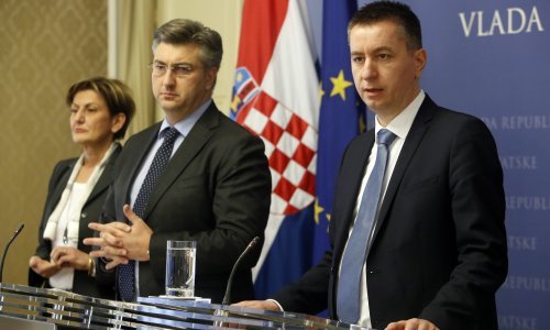 Novi povjerenik za Agrokor, snijeg na moru, vijeće za prošlost i rekord u Saboru