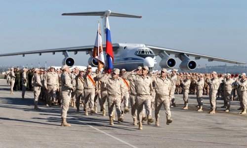 U padu ruskog transportnog aviona u Siriji poginula šesteročlana posada i 26 putnika