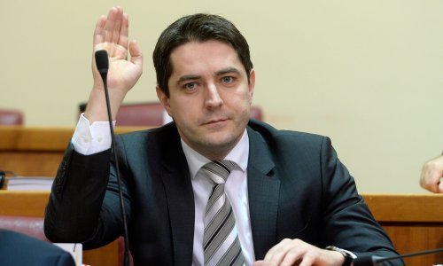 Vešligaj pita: Tko će platiti čišćenje snijega u malim općinama i gradovima?
