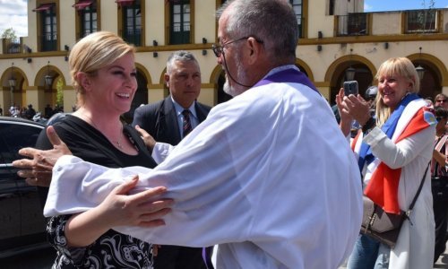 [VIDEO] Dosad smo čuli kako govori engleski, a poslušajte kako predsjednica govori španjolski jezik