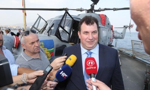 Američku vojnu grdosiju posjetio i Jakov Kitarović