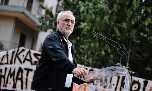 Tko je čovjek koji je s pištoljem ušao u teren i natjerao grčku vladu da prekine prvenstvo