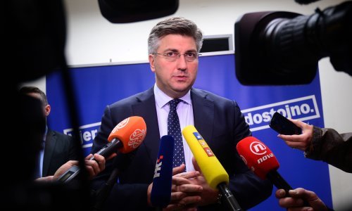 Plenković u Orebiću: Pelješki most ide dalje