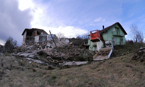 Šest kuća potpuno uništeno, šest ih je oštećeno: Ljudi su skakali s balkona