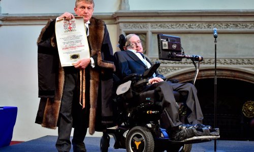 Zadivio je svijet: Ovo je pet najvećih postignuća Stephena Hawkinga