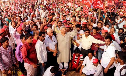 Fascinantan uspjeh 'crvenog mora': pješačili su noću oboružani srpom i čekićem i postigli nevjerojatno