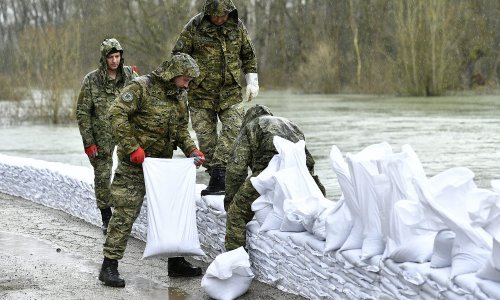Pogledajte kako Hrvatska vojska zečjim nasipima brani mjesta kod Jasenovca