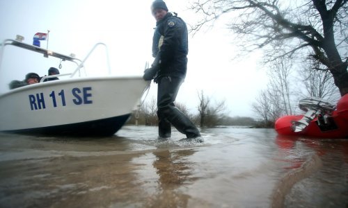 Izvanredno stanje: Sava je oborila rekord iz 1970., na terenu 180 vojnika i amfibija