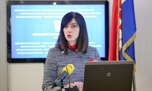 Ministrica Divjak na slatkim mukama: Opća pomama za 'Školu za život'