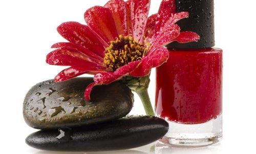 Lak za nokte spasit će vas u ovim situacijama