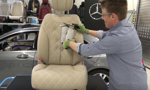 Nožem rasparao nova kožna sjedala Mercedes S-klase da bi saznao što je u njima