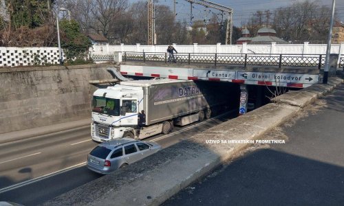 Čuveni podvožnjak u centru Zagreba zarobio još jedan šleper