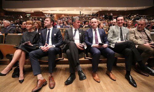 Brojni političari na koncertu za Zakladu Ana Rukavina u Lisinskom